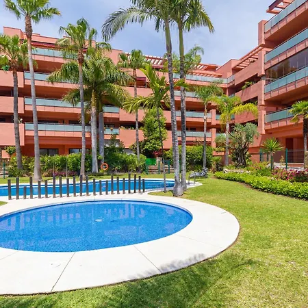 Beachside With Sea View Estepona