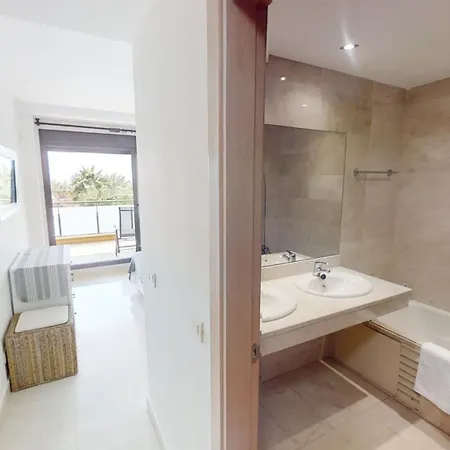 Beachside With Sea View *