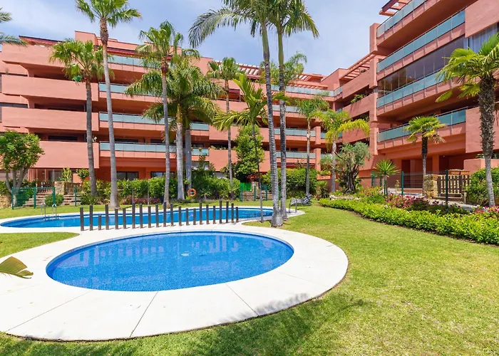 Beachside With Sea View Estepona