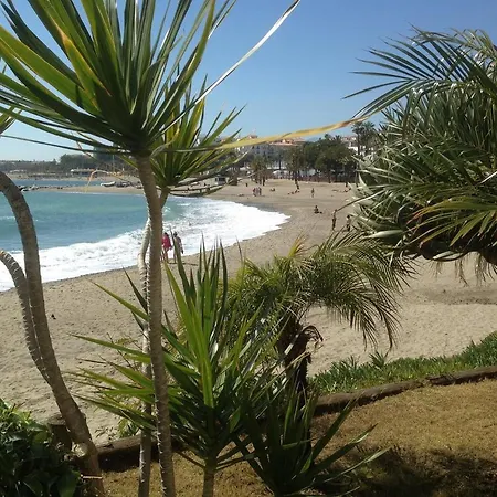 Beachside With Sea View Apartmán *