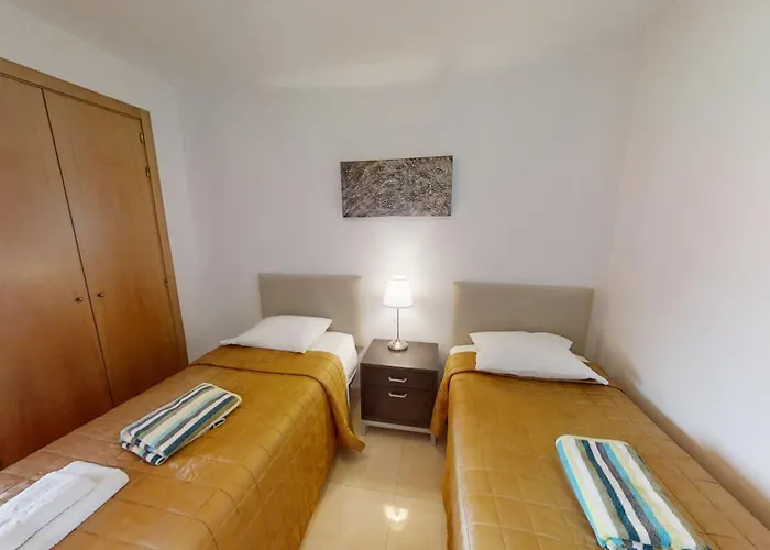 Beachside With Sea View Estepona