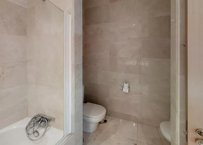 Beachside With Sea View Estepona