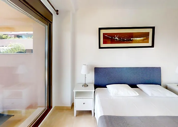 Beachside With Sea View Estepona